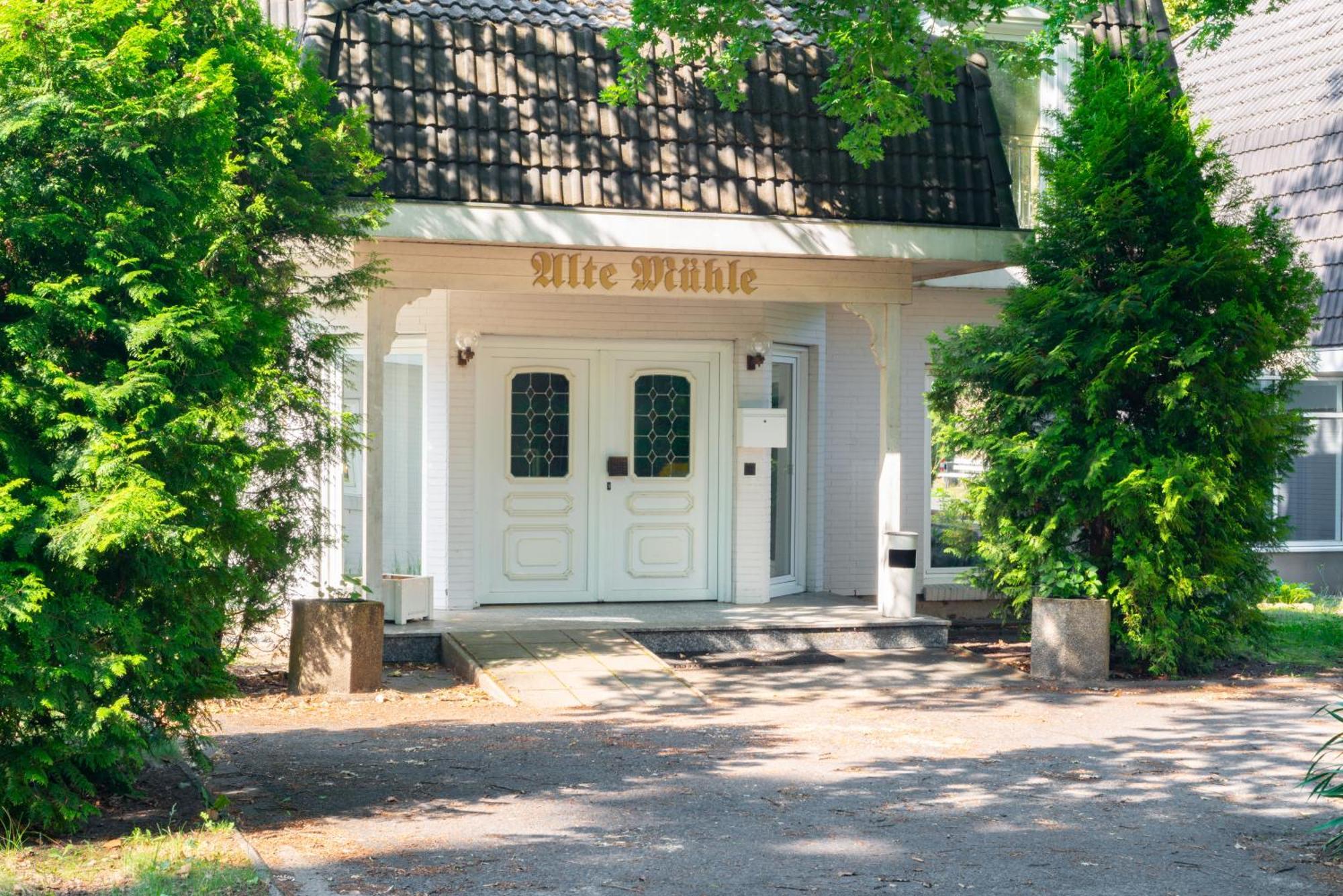 Waldhotel Schoeneiche -Self Check-In- المظهر الخارجي الصورة